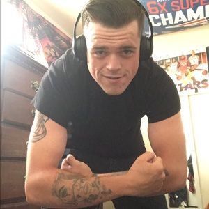 Meet your Posher, Eric